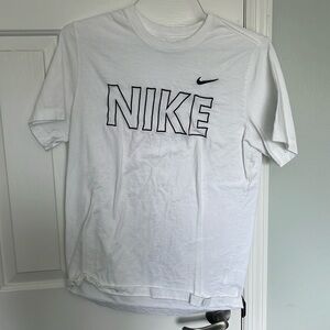 Nike Oversized White tee. No Stains.